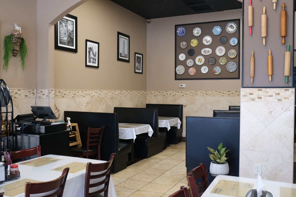 Vinos pizza dine in
