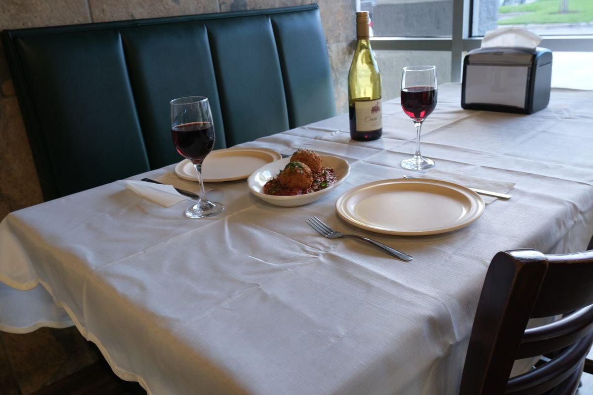 Vinos pizza dine in